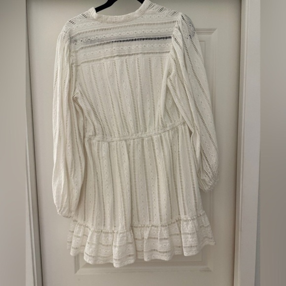 Elegant White Lace Women Top - Picture 2 of 2